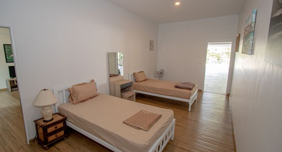 For sale 5 bedrooms villa in San Sai, Chiang Mai