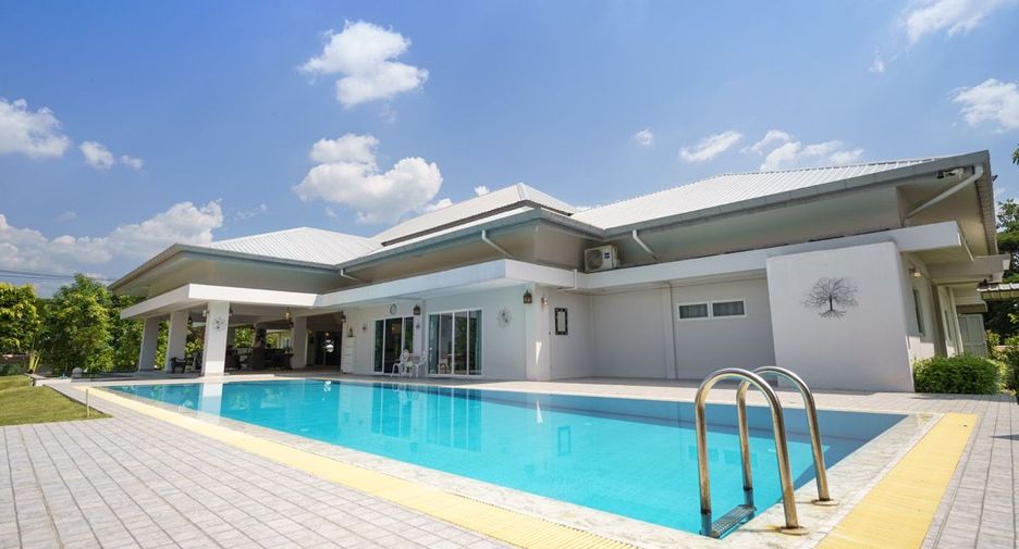 For sale 5 bedrooms villa in San Sai, Chiang Mai