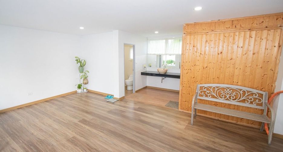 For sale 5 bedrooms villa in San Sai, Chiang Mai