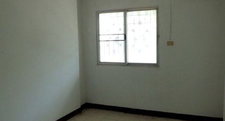 Casa adosada en venta de 2 habitaciones en Thanyaburi, Pathum Thani