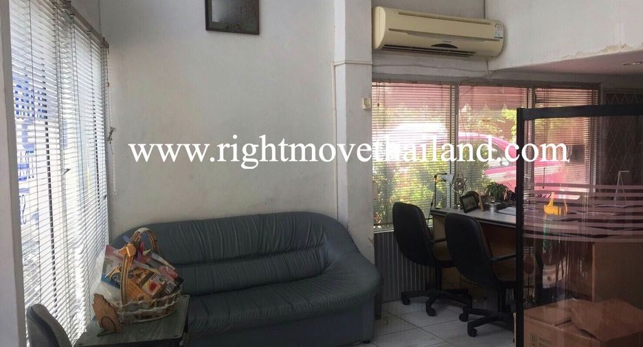 For rent 2 bed retail Space in Sathon, Bangkok