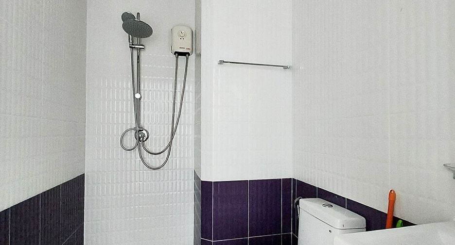 For sale 1 bed condo in Klaeng, Rayong