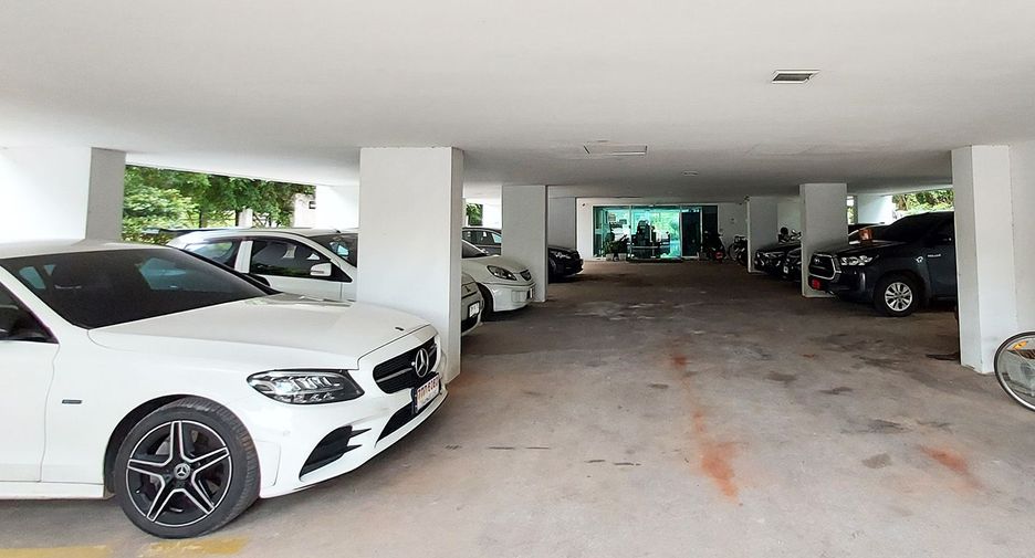 For sale 1 bed condo in Klaeng, Rayong
