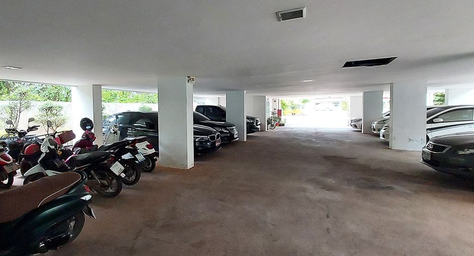 For sale 1 bed condo in Klaeng, Rayong