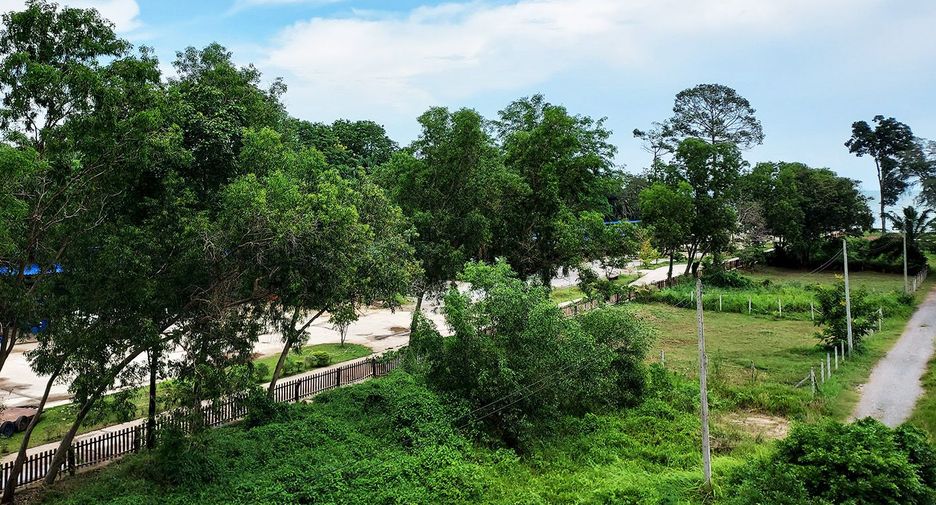 For sale 1 bed condo in Klaeng, Rayong