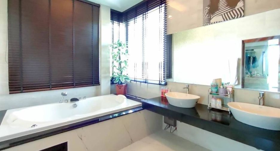 Haus zur Miete und zum Kauf mit 4 Zimmer in Saraphi, Chiang Mai