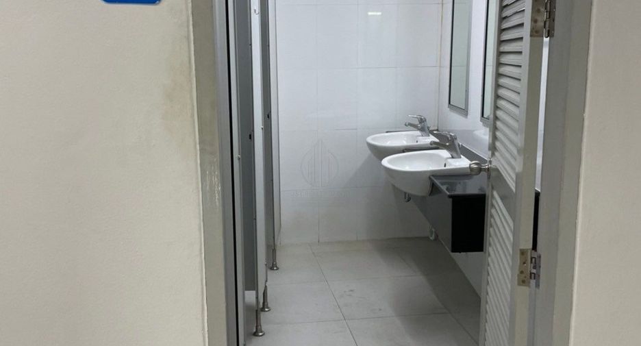 For rent 4 bedrooms retail Space in Samphanthawong, Bangkok