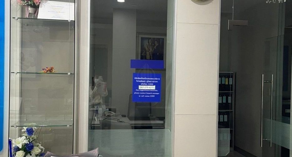 For rent 4 bedrooms retail Space in Samphanthawong, Bangkok