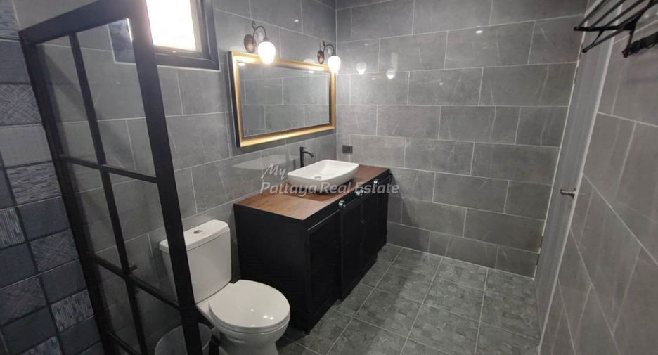 For sale 5 bedrooms house in Bang Lamung, Chonburi