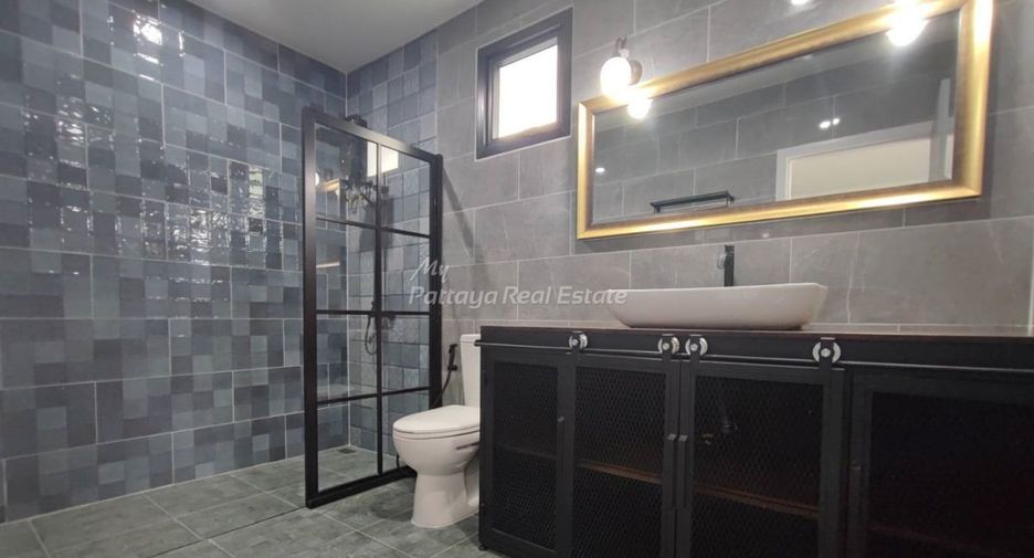 For sale 5 bedrooms house in Bang Lamung, Chonburi