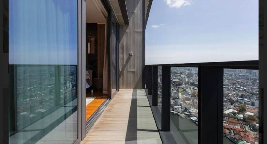 For rent 4 bedrooms condo in Khlong San, Bangkok