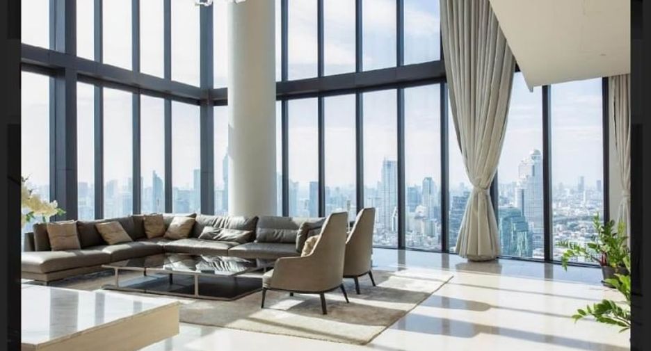 For rent 4 bedrooms condo in Khlong San, Bangkok