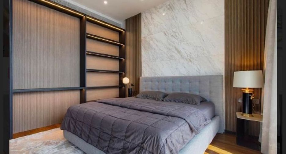 For rent 4 bedrooms condo in Khlong San, Bangkok