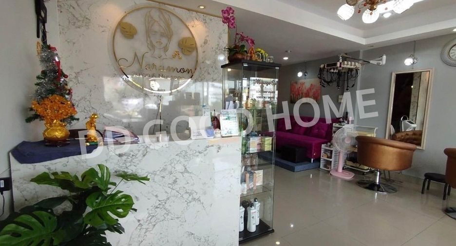 For sale 2 Beds retail Space in Lam Luk Ka, Pathum Thani