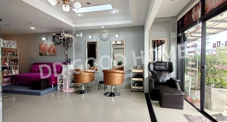 For sale 2 Beds retail Space in Lam Luk Ka, Pathum Thani