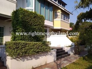 For rent そして for sale 3 Beds townhouse in Watthana, Bangkok