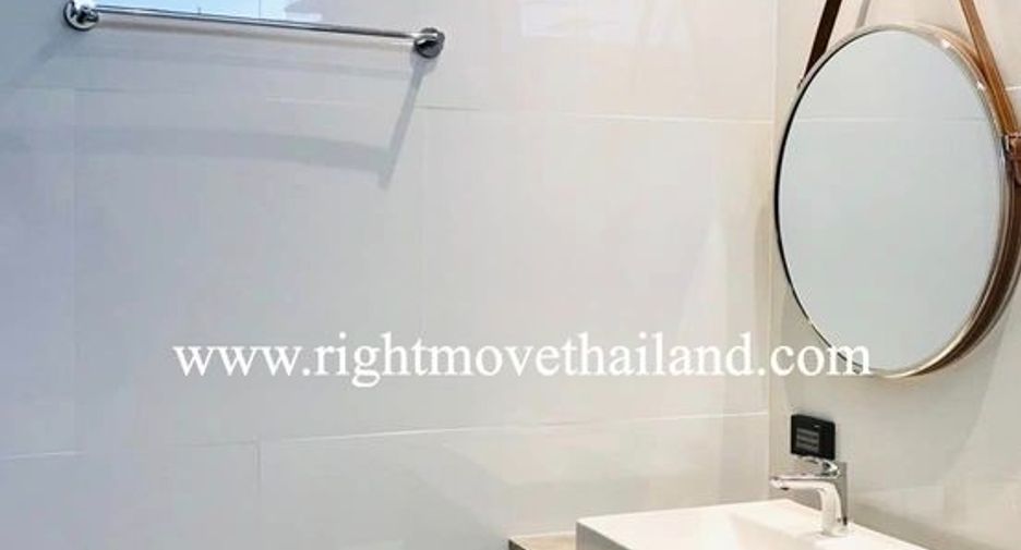 For sale 3 bedrooms townhouse in Watthana, Bangkok
