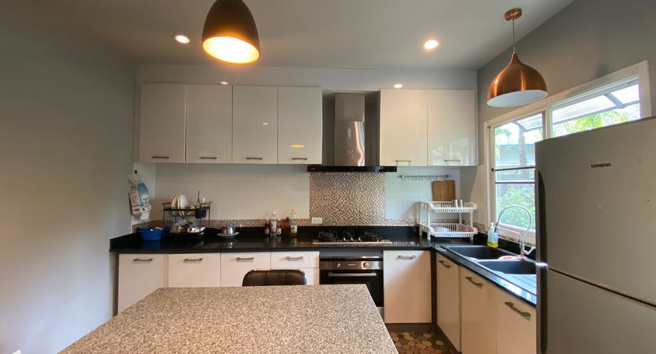 For rent 3 bedrooms house in San Sai, Chiang Mai