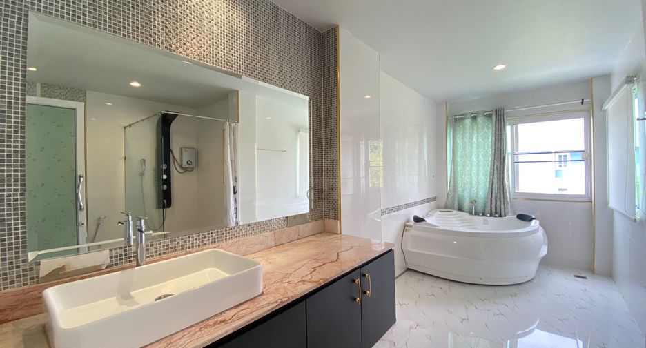 For rent 3 bedrooms house in San Sai, Chiang Mai