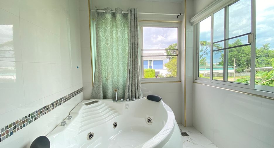 For rent 3 bedrooms house in San Sai, Chiang Mai