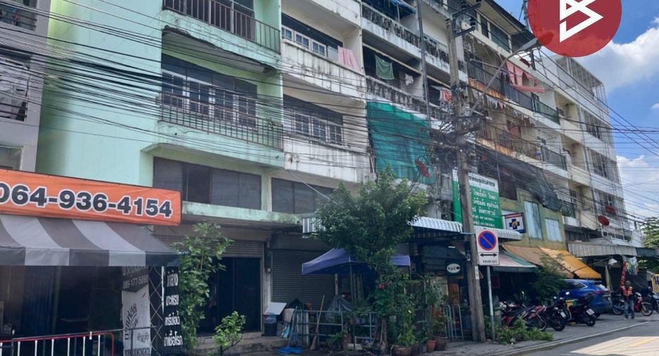 For sale 3 Beds retail Space in Bang Na, Bangkok