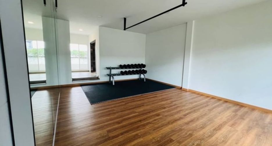 For rent and for sale 3 bedrooms townhouse in Watthana, Bangkok