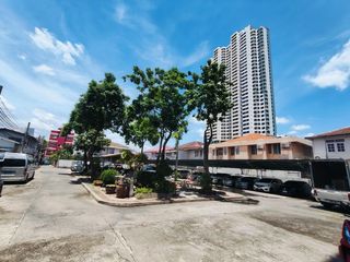 For sale 88 bed apartment in Bangkok Noi, Bangkok