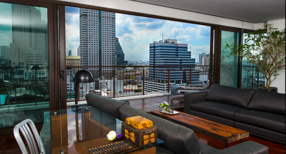 For rent 4 bedrooms condo in Sathon, Bangkok