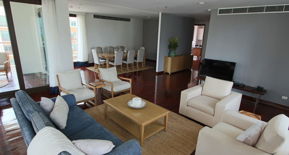 For rent 4 bedrooms condo in Sathon, Bangkok