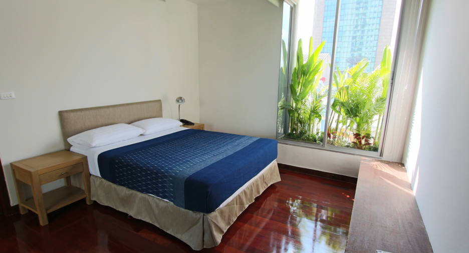 For rent 4 bedrooms condo in Sathon, Bangkok