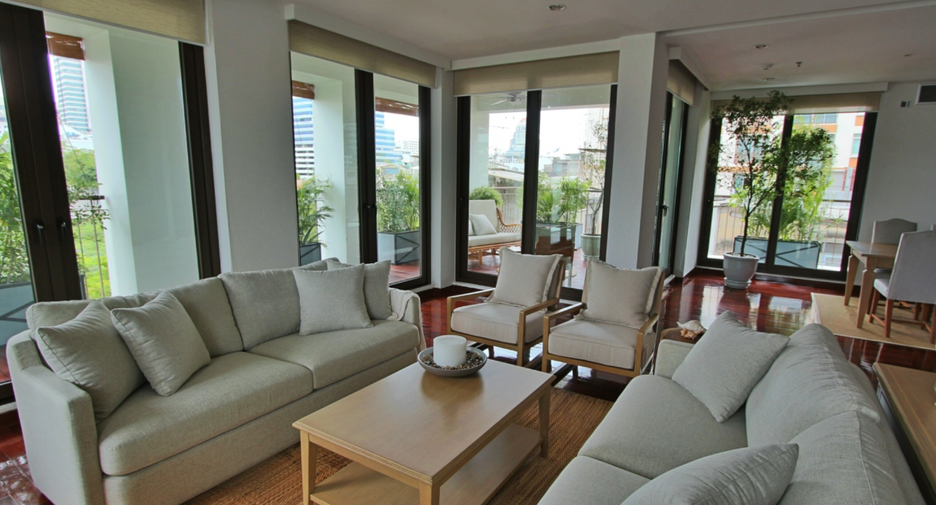 For rent 4 bedrooms condo in Sathon, Bangkok