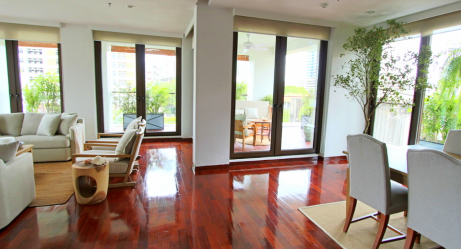 For rent 4 bedrooms condo in Sathon, Bangkok
