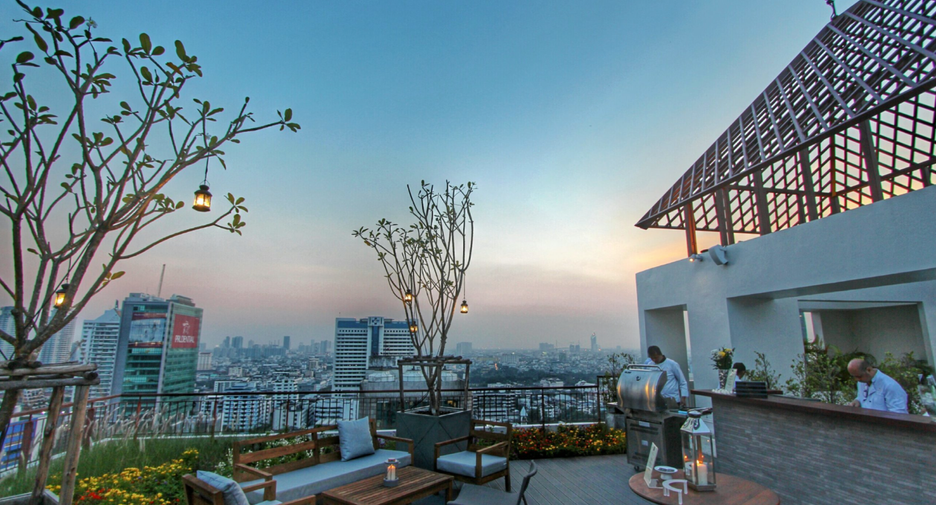 For rent 4 bedrooms condo in Sathon, Bangkok