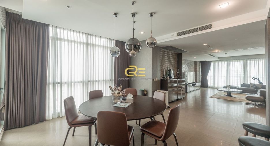 Condo en alquiler y en venta de 3 habitaciones en Sathon, Bangkok