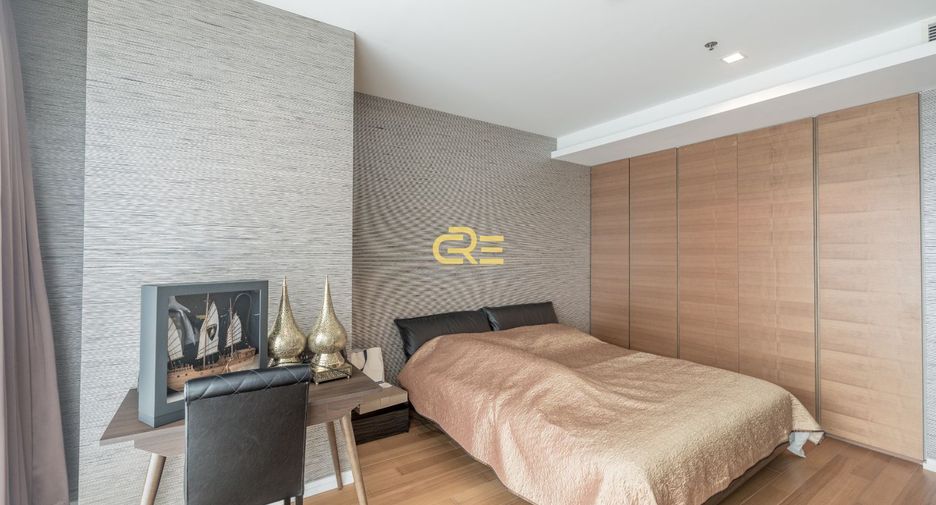 Condo en alquiler y en venta de 3 habitaciones en Sathon, Bangkok