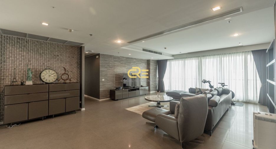 Condo en alquiler y en venta de 3 habitaciones en Sathon, Bangkok