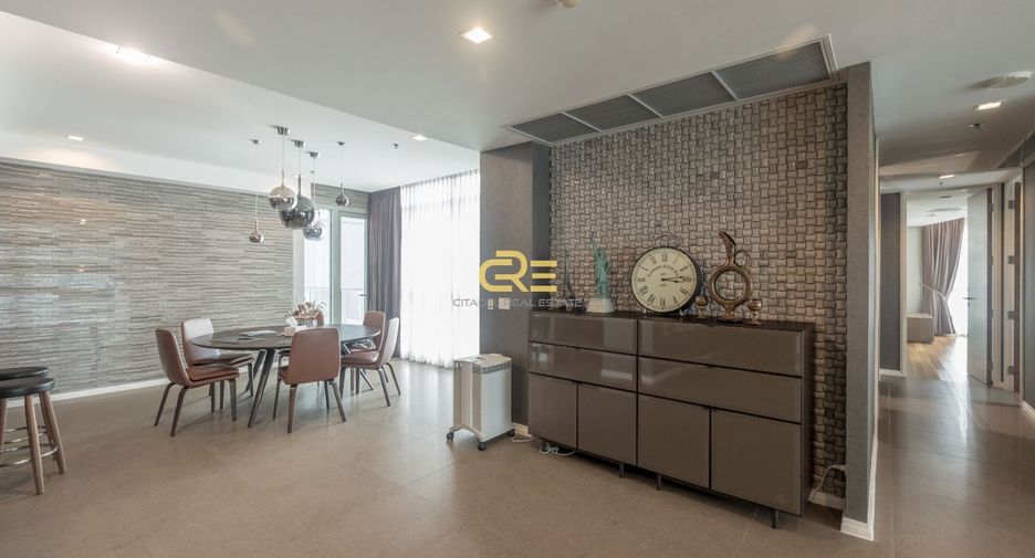 Condo en alquiler y en venta de 3 habitaciones en Sathon, Bangkok