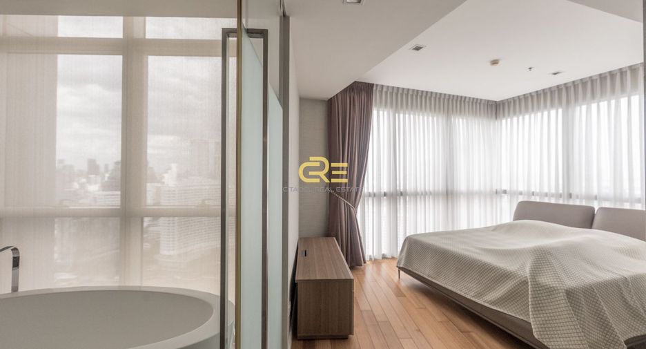 Condo en alquiler y en venta de 3 habitaciones en Sathon, Bangkok