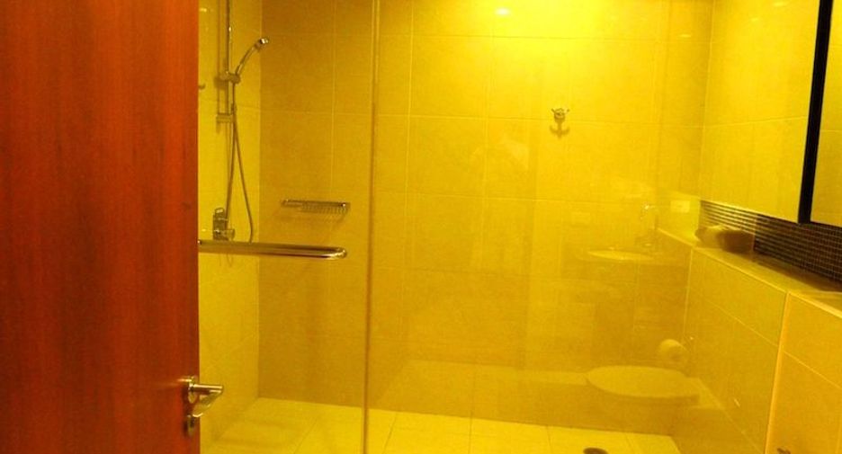 For sale 2 bedrooms apartment in Khlong Toei, Bangkok