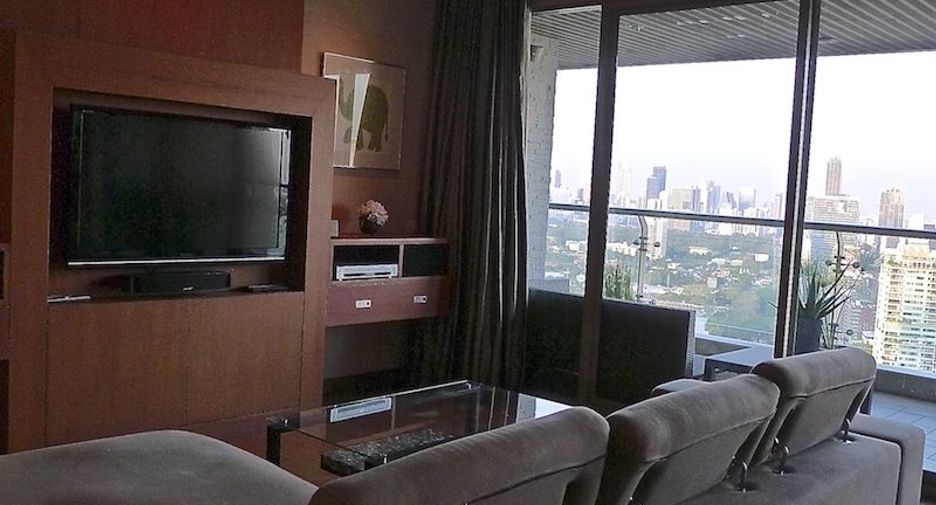 For sale 2 bedrooms apartment in Khlong Toei, Bangkok