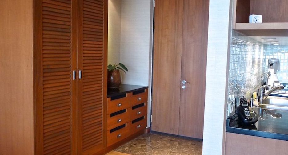 For sale 2 bedrooms apartment in Khlong Toei, Bangkok