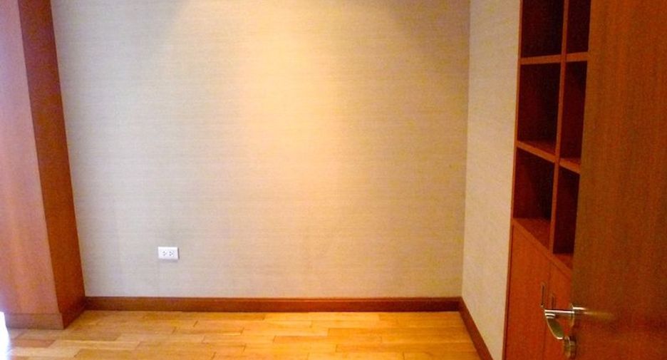 For sale 2 bedrooms apartment in Khlong Toei, Bangkok