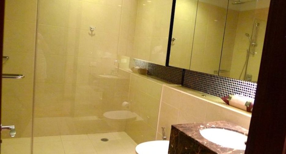 For sale 2 bedrooms apartment in Khlong Toei, Bangkok