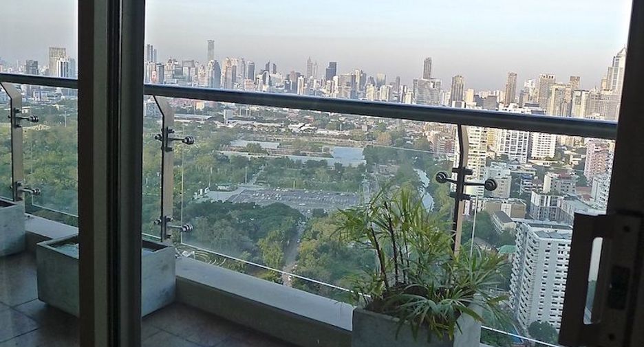 For sale 2 bedrooms apartment in Khlong Toei, Bangkok