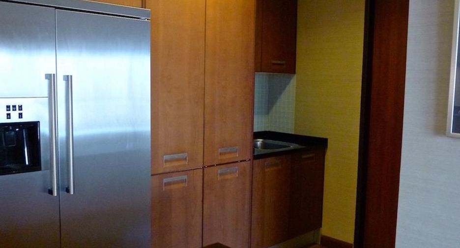 For sale 2 bedrooms apartment in Khlong Toei, Bangkok