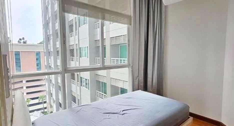 For rent 2 bed condo in Bang Kapi, Bangkok