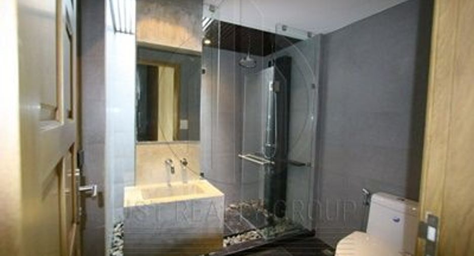 Casa en alquiler de 4 habitaciones en Watthana, Bangkok