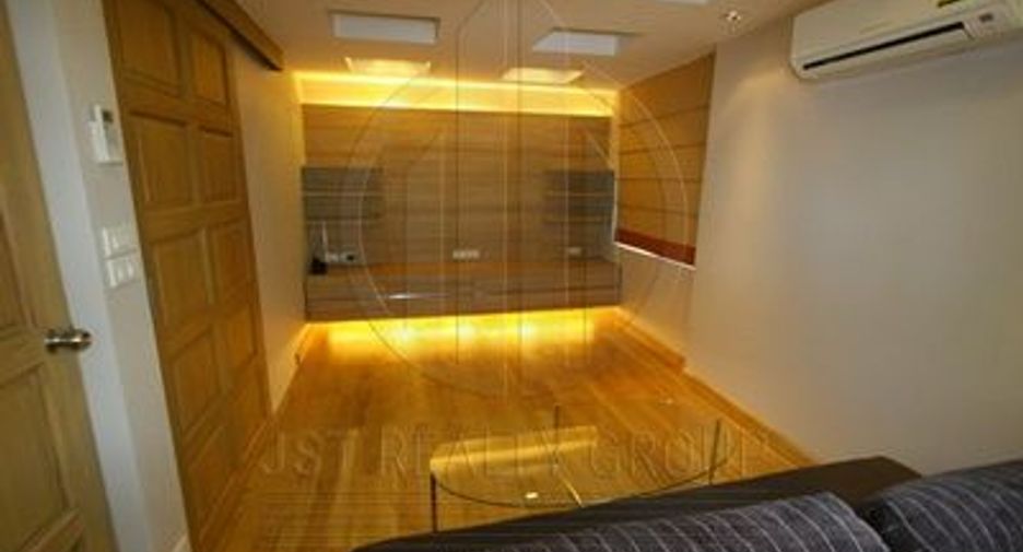 Casa en alquiler de 4 habitaciones en Watthana, Bangkok
