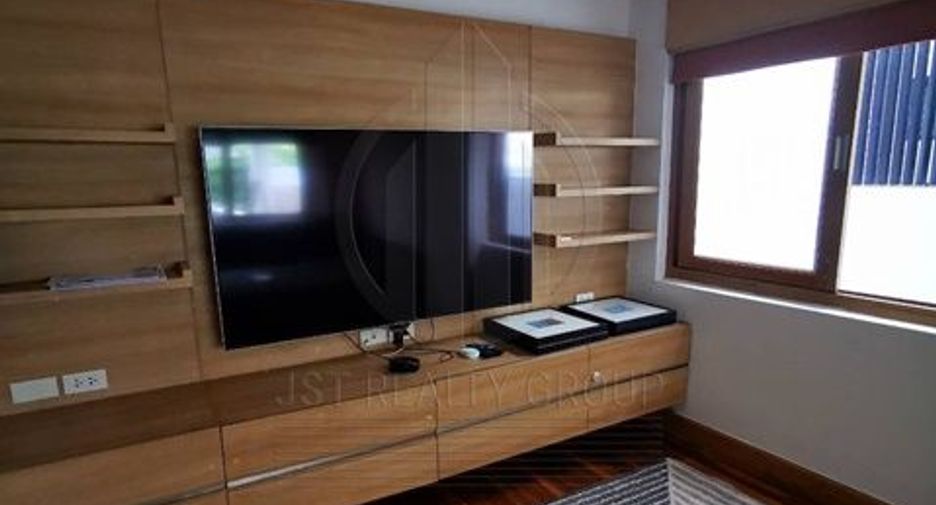 Casa en alquiler de 4 habitaciones en Watthana, Bangkok