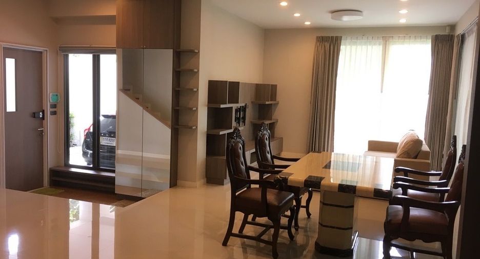 For rent and for sale 3 bedrooms house in Bang Kapi, Bangkok